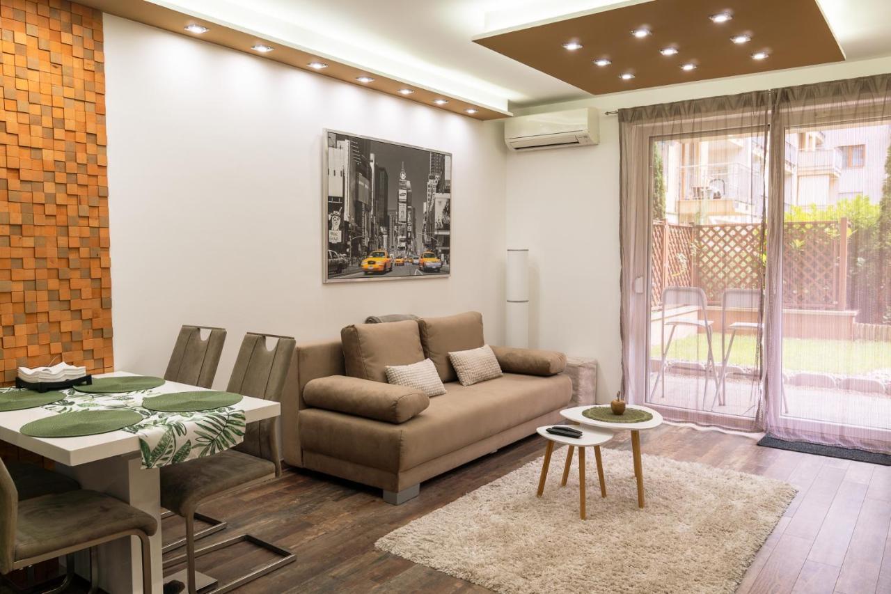 Apartman Slate Wood *