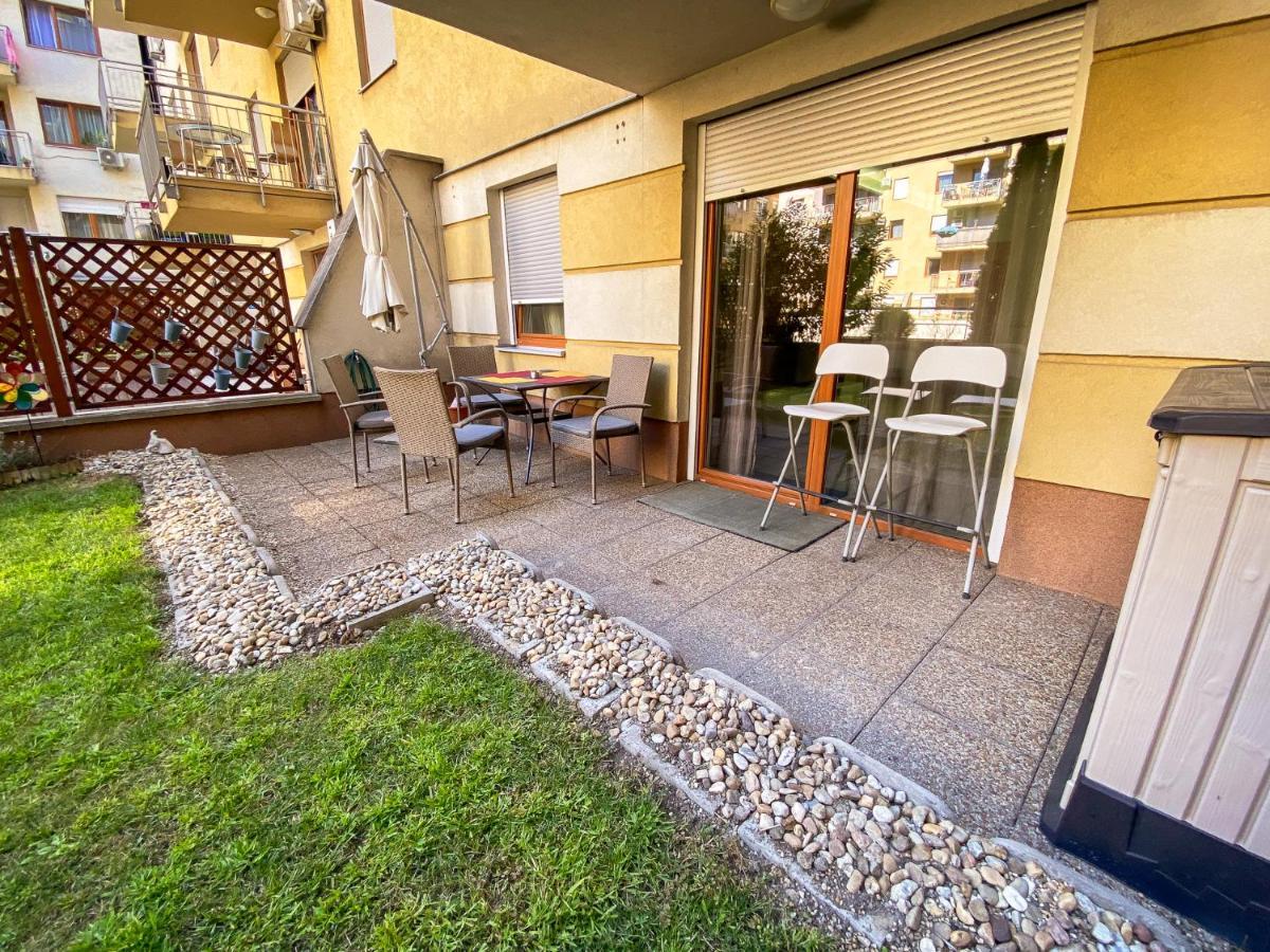 Apartman Slate Wood