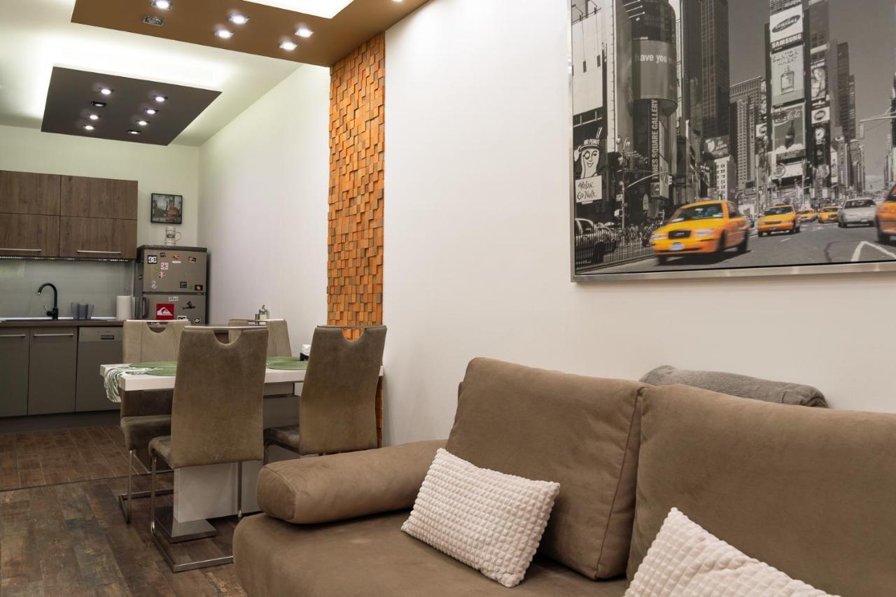 Apartman Slate Wood *