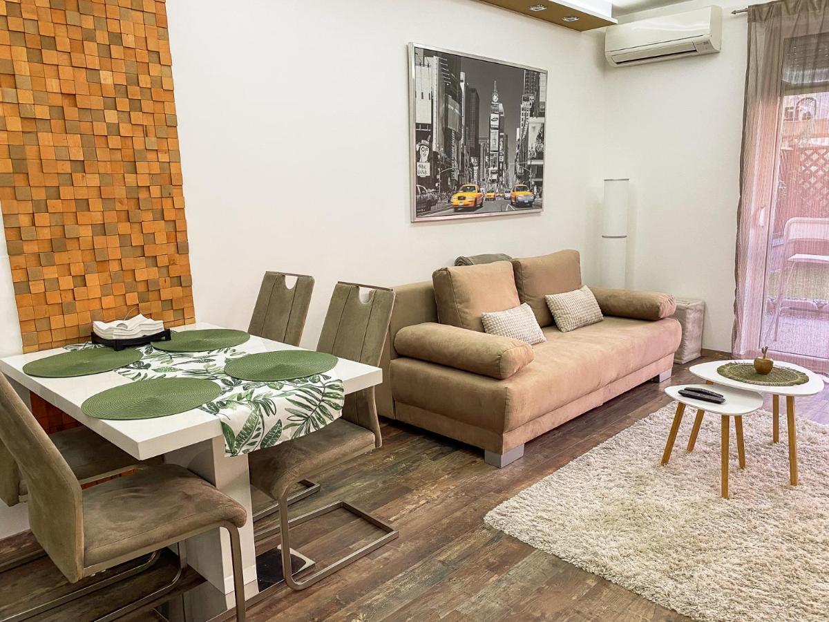 Apartman Slate Wood *